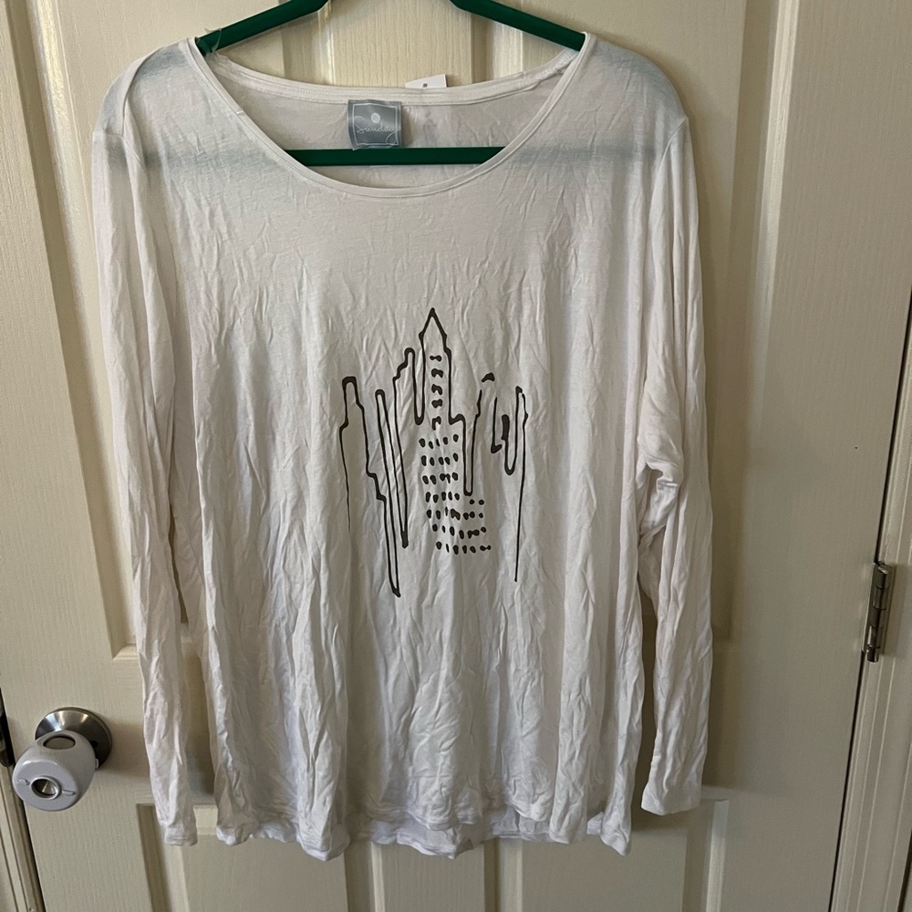 Dressbarn White Long Sleeve Top with Abstract Design